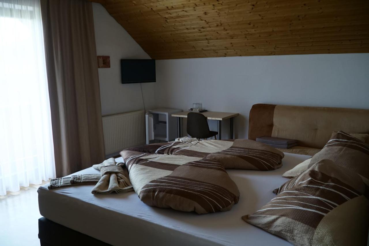 Pension-Ferienwohnung Rotar ファアーク・アム・ゼー エクステリア 写真