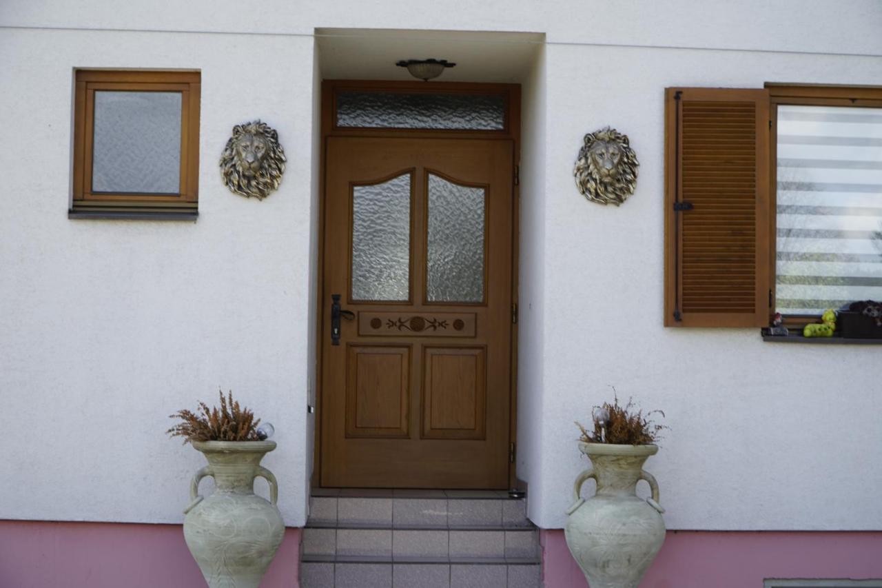 Pension-Ferienwohnung Rotar ファアーク・アム・ゼー エクステリア 写真